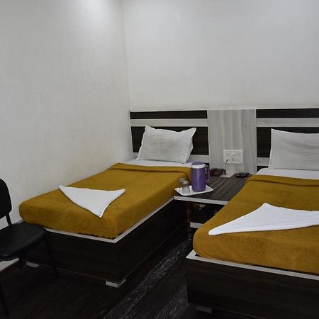 Midtown Hotel Amhedabad Dış mekan fotoğraf