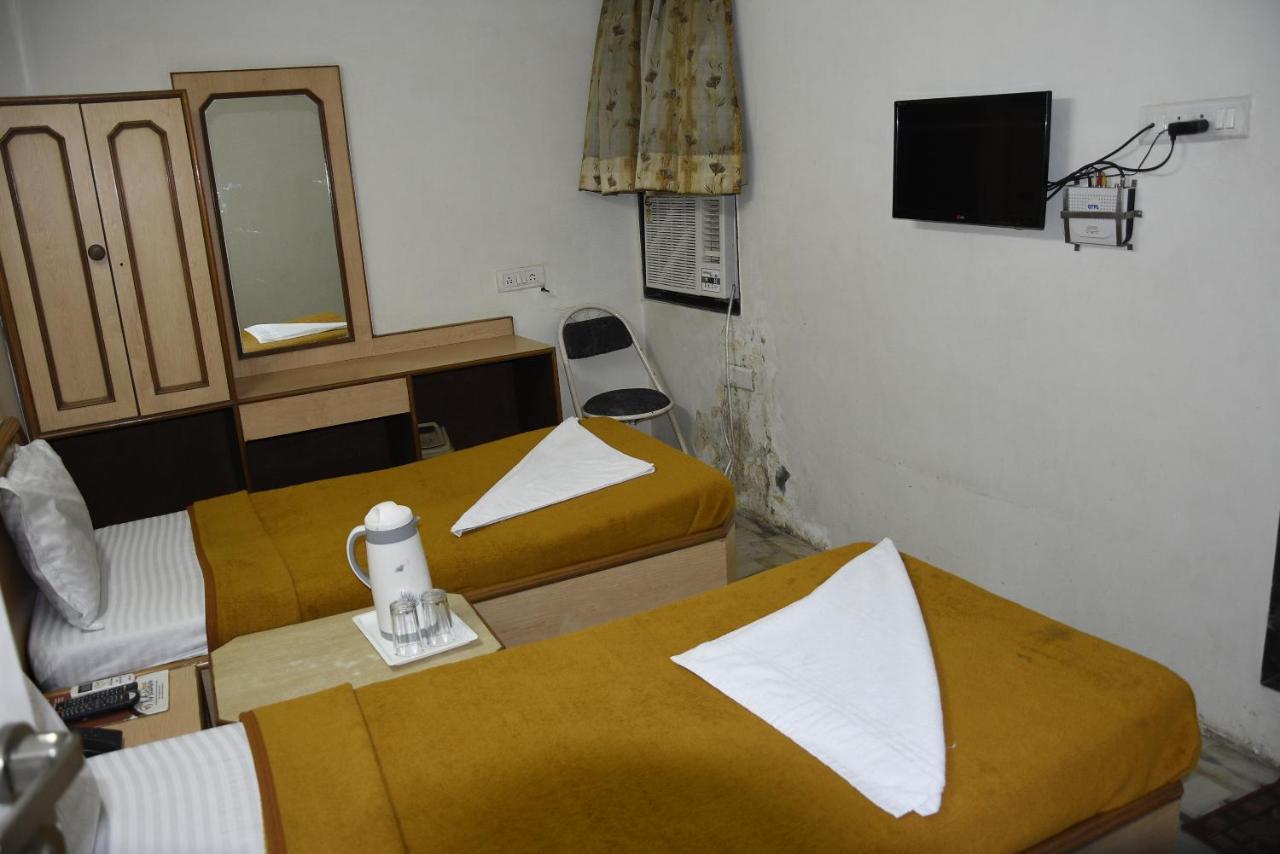 Midtown Hotel Amhedabad Dış mekan fotoğraf