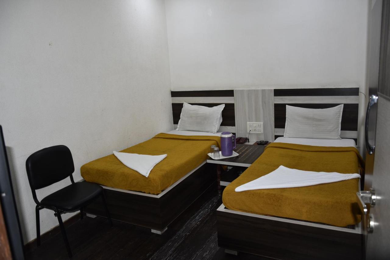 Midtown Hotel Amhedabad Dış mekan fotoğraf