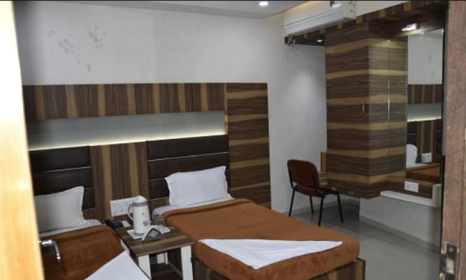 Midtown Hotel Amhedabad Dış mekan fotoğraf