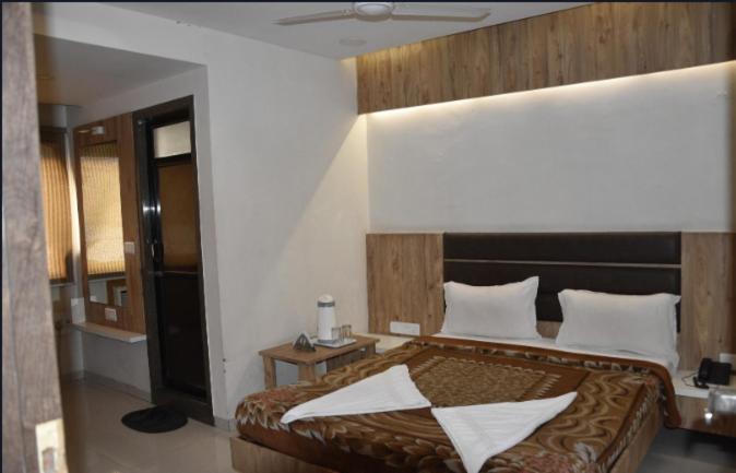 Midtown Hotel Amhedabad Dış mekan fotoğraf