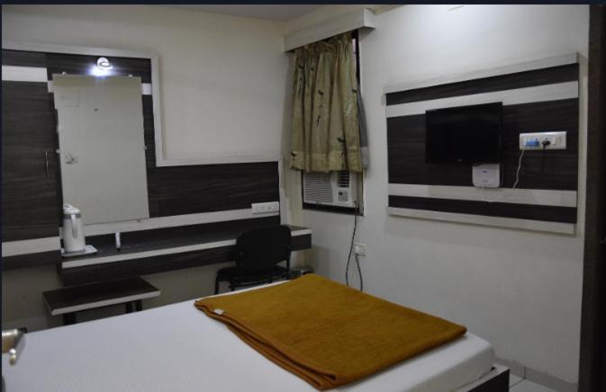 Midtown Hotel Amhedabad Dış mekan fotoğraf