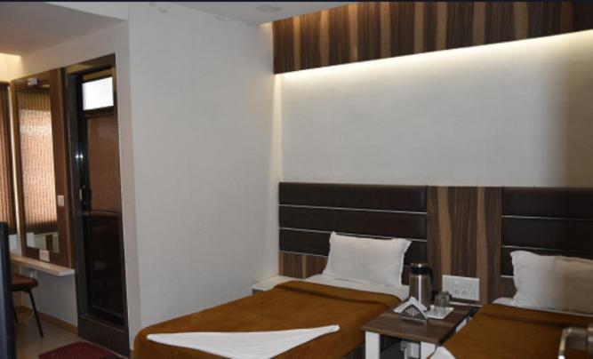 Midtown Hotel Amhedabad Dış mekan fotoğraf